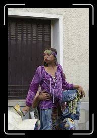 la rue est dans le pre 1 * 2592 x 3872 * (2.13MB)